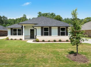 4243 W Olivia Cir, Olive Branch, MS 38654
