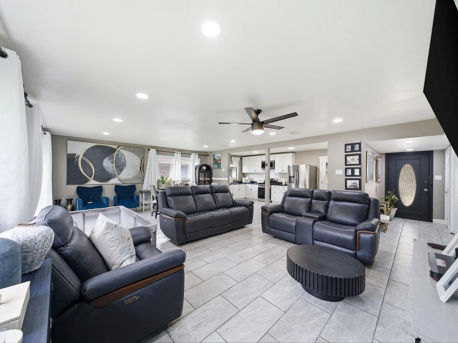 3 bed, 2.0 bath, 1586 sqft, $3,100 — Photo 3