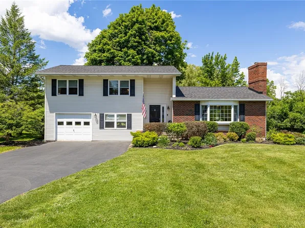 5160 Laura Ln, Canandaigua, NY 14424