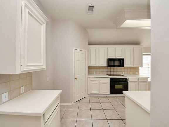 2nd image of 7207 Glenbank Way