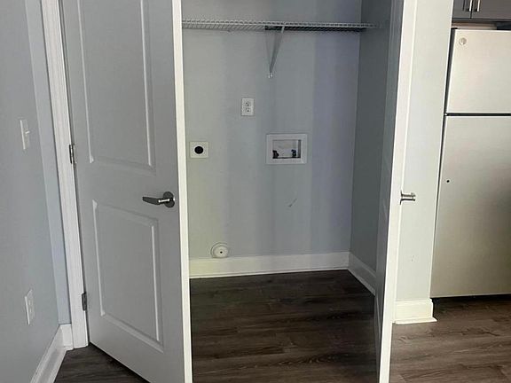 5th image of 22 Wedgefield Dr Unit 203