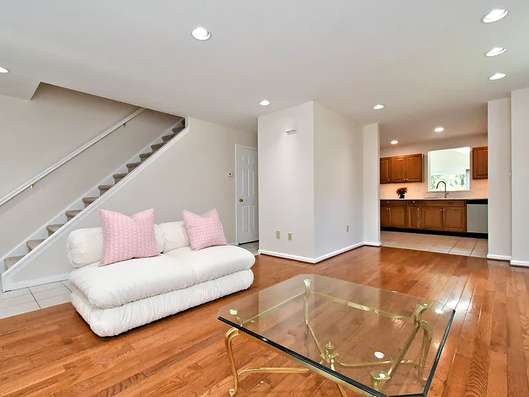 2489 Hillendale Dr — Photo 7