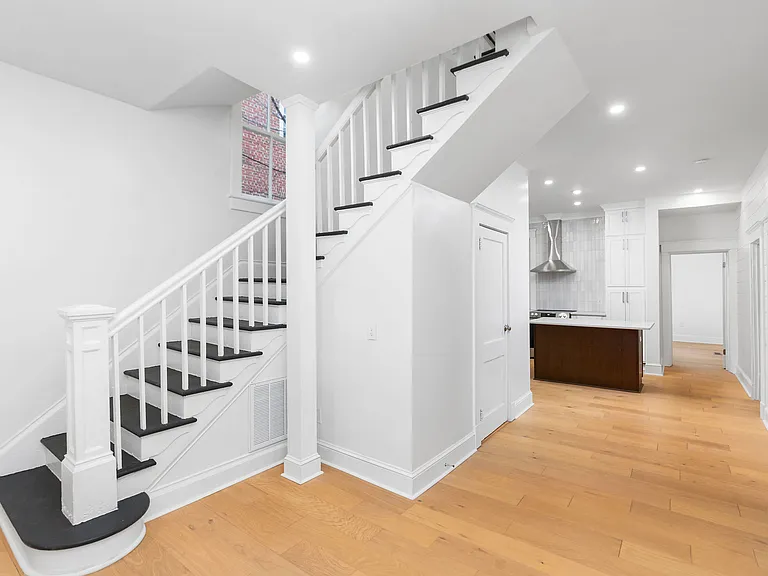 175 Madison Ln — Photo 6