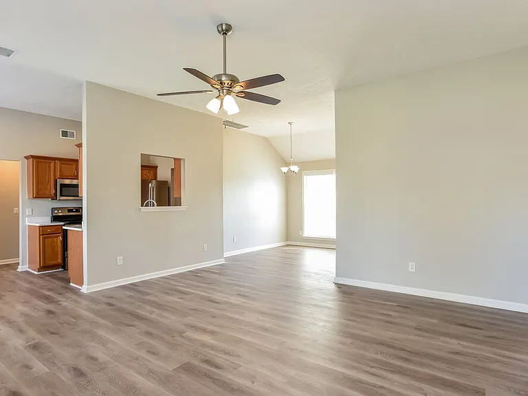 416 Lake Forest Dr — Photo 4