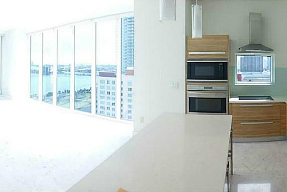 3rd image of 2020 N Bayshore Dr APT 1810