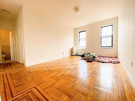 4th image of 29-06 Crescent St #2G