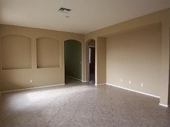5th image of 3517 E Meadowview Dr