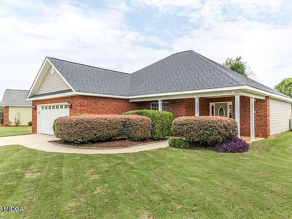 5th image of 102 Ainsley Way