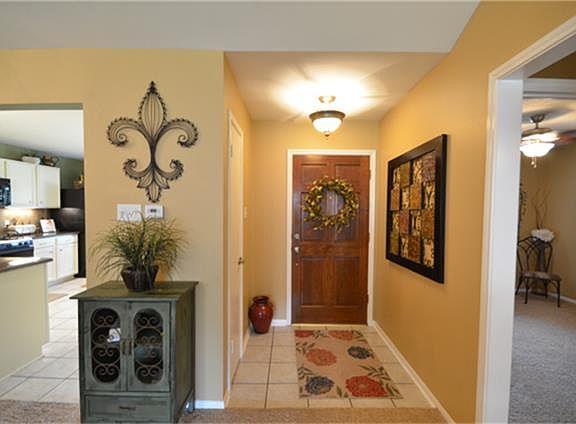 2nd image of 15822 Saint Lawrence Cir