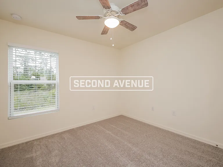 954 Pilgrim St E — Photo 7