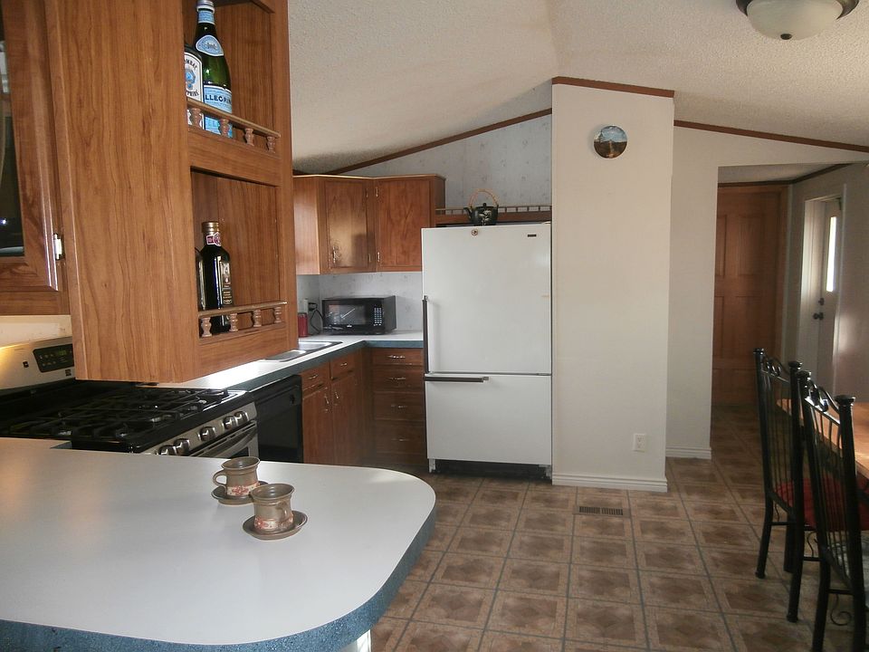 2nd image of 153 Dubois Ln