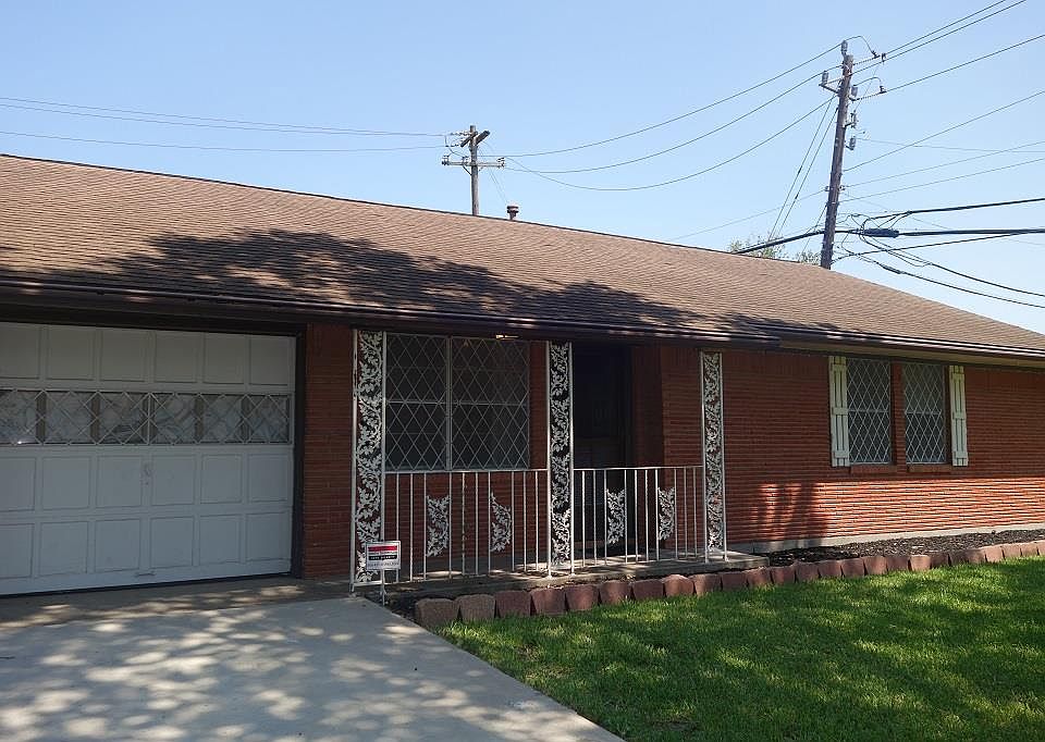 1st image of 2215 E Martha Ln