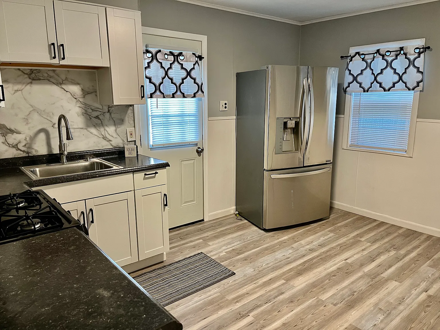 1 bed, 1000 sqft, $1,150 — Photo 2