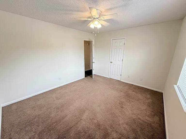 104 Benin Ct #B — Photo 20