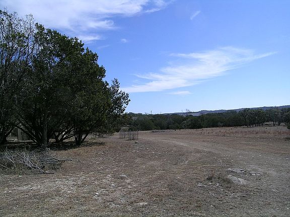 3rd image of 925 Estates Dr