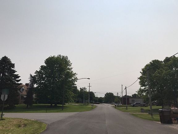 4th image of 879 South St
