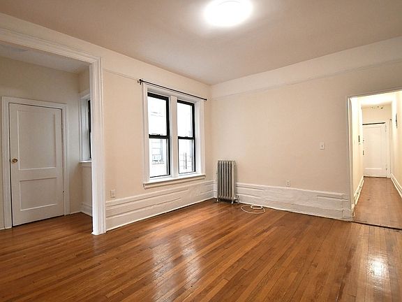 4th image of 30-86 32nd St #26
