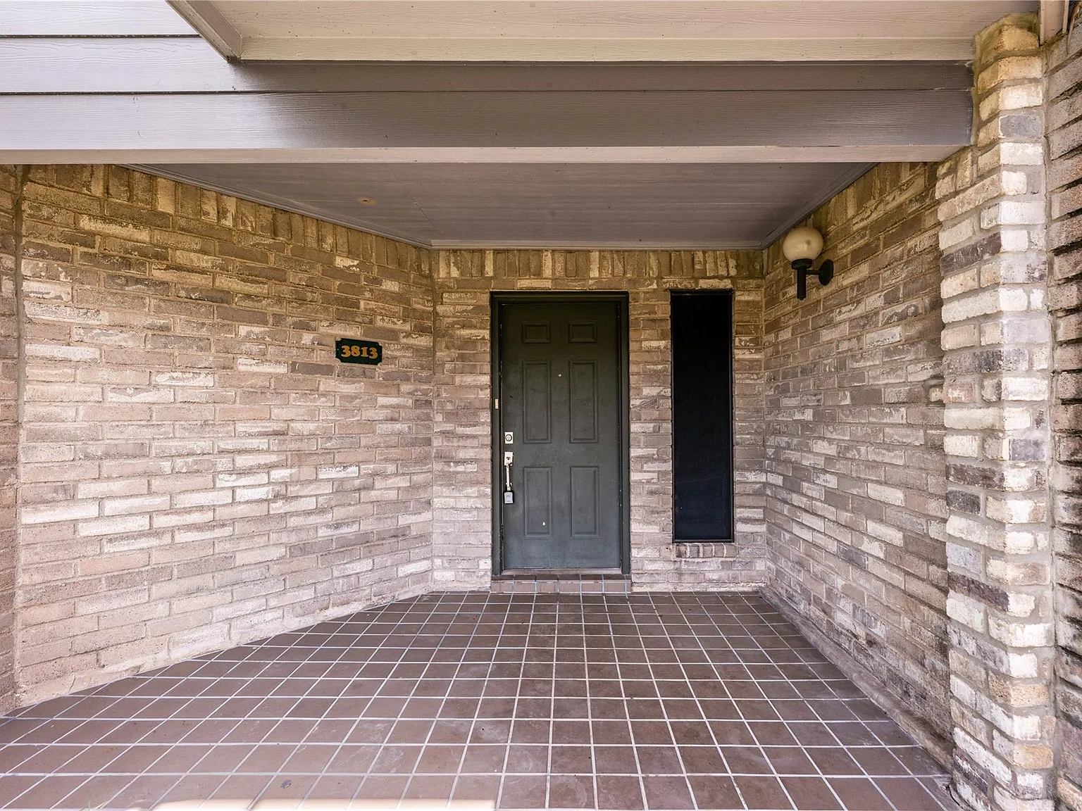 3 bed, 2.5 bath, 1364 sqft, $2,000 — Photo 1