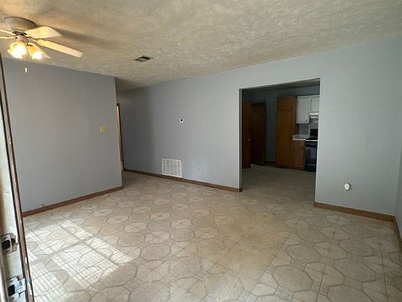 2nd image of 295 Homer Rd APT 3