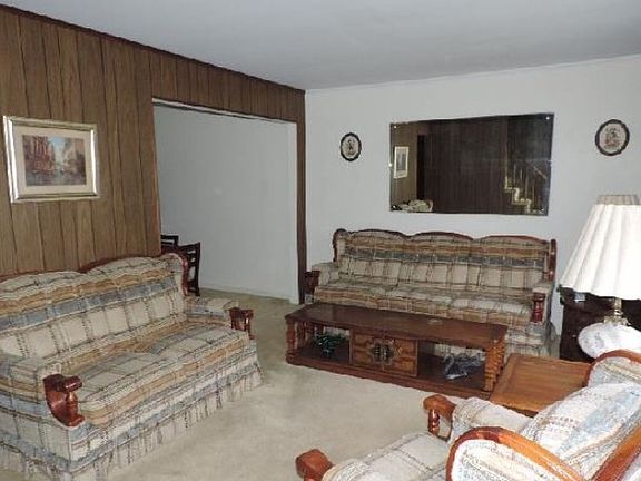5th image of 2604 Falcon St