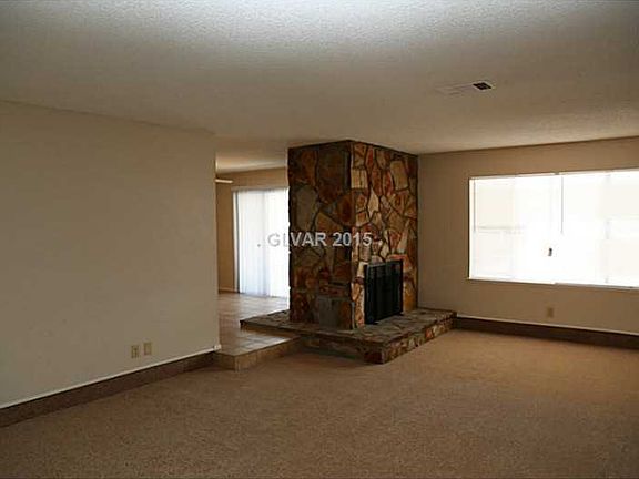 2nd image of 225 Yellow Sky St