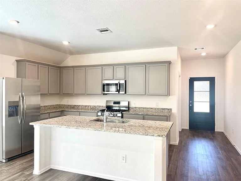 17477 Rosewood Manor Ln — Photo 8