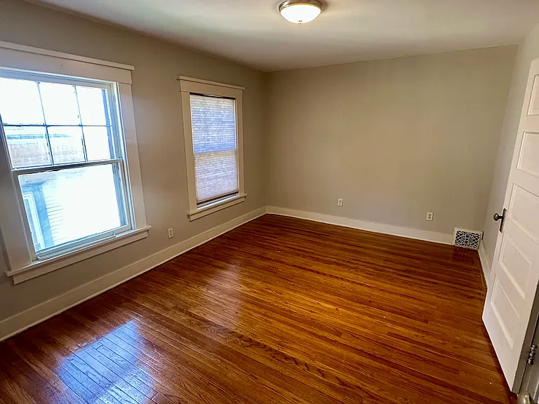 2628 State St — Photo 16