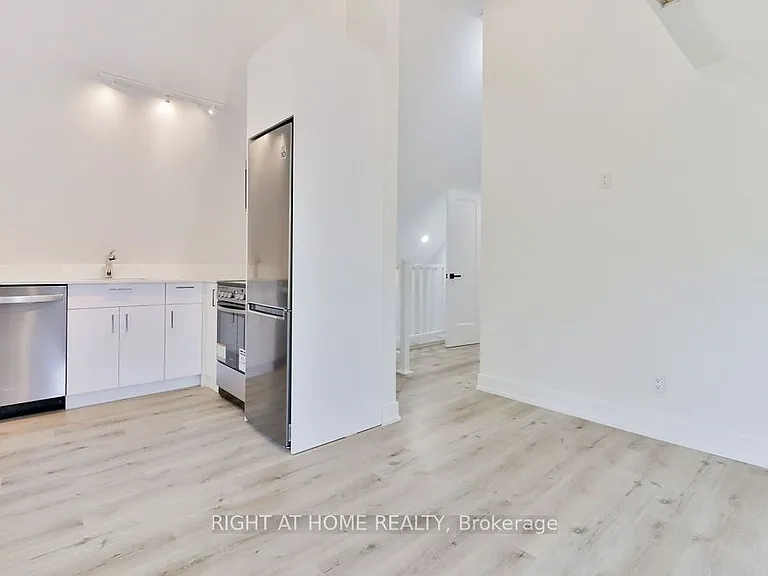 45 Brock Ave #3 — Photo 7