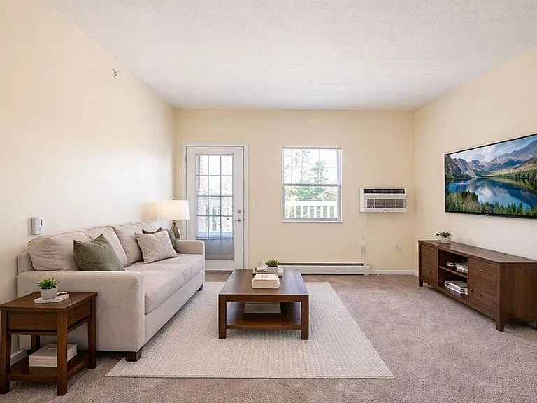 RESERVE AT LAKEVIEW — Photo 11
