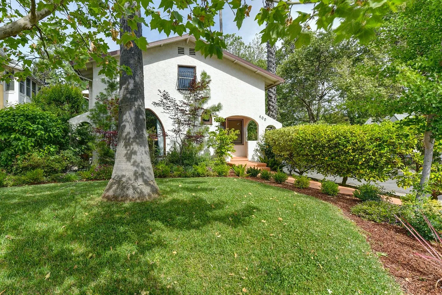 400 46th St photo 1