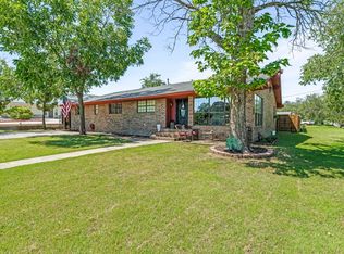 810 Alexander Rd, Stephenville, TX 76401