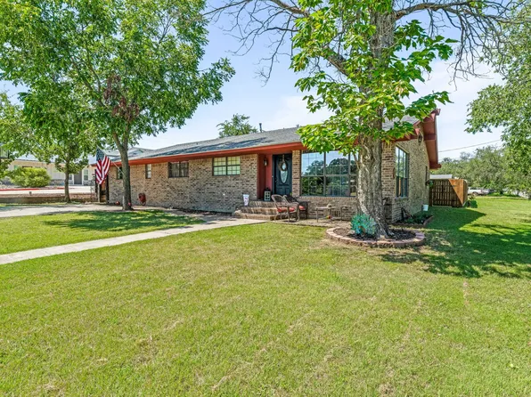 810 Alexander Rd, Stephenville, TX 76401