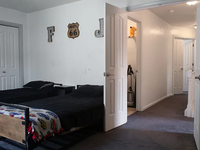 210 Rockwood Pl — Photo 40