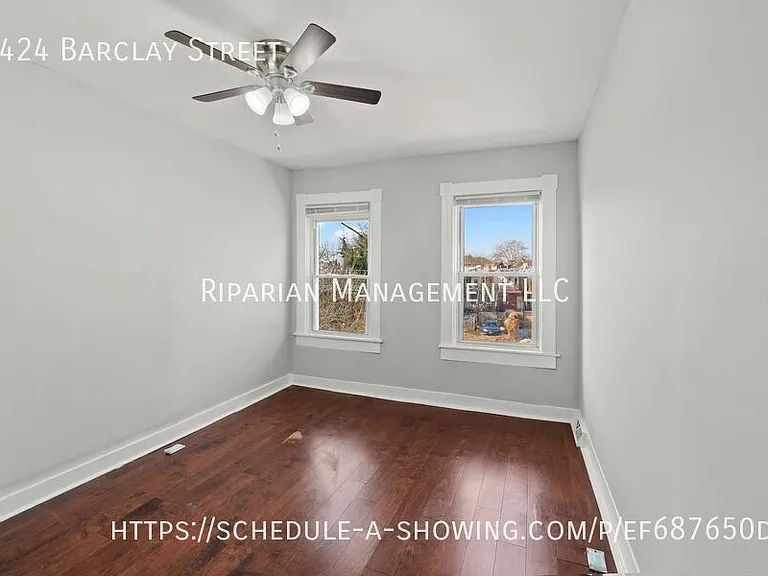 2424 Barclay St — Photo 21