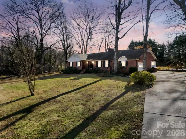 210 Labans Ln, Lincolnton, NC 28092