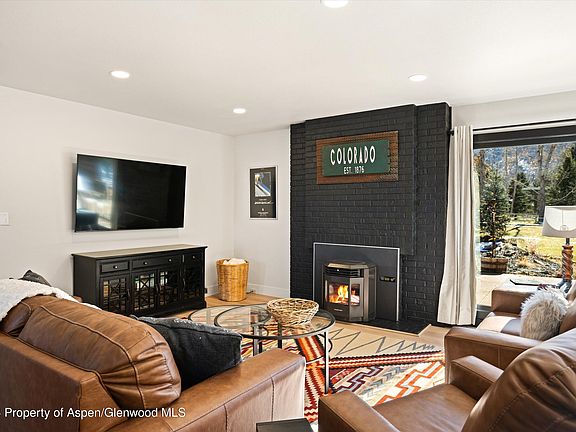 5th image of 24 Cherry Ln