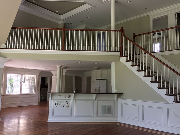 4th image of 1651 N Highland Ave