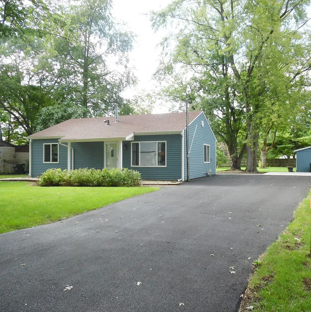 1321 Seminole Dr photo 1