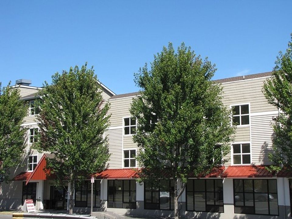 1st image of 4902 Aurora Ave N #9307876