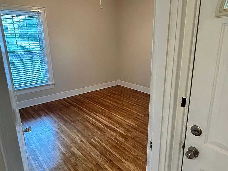 1911 Roanoke Ave #1 — Photo 15