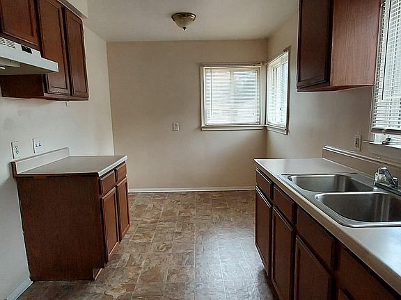 3rd image of 23094 Donald Ave