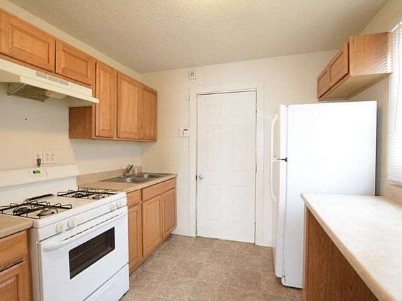 5th image of 1612 W Hunt St