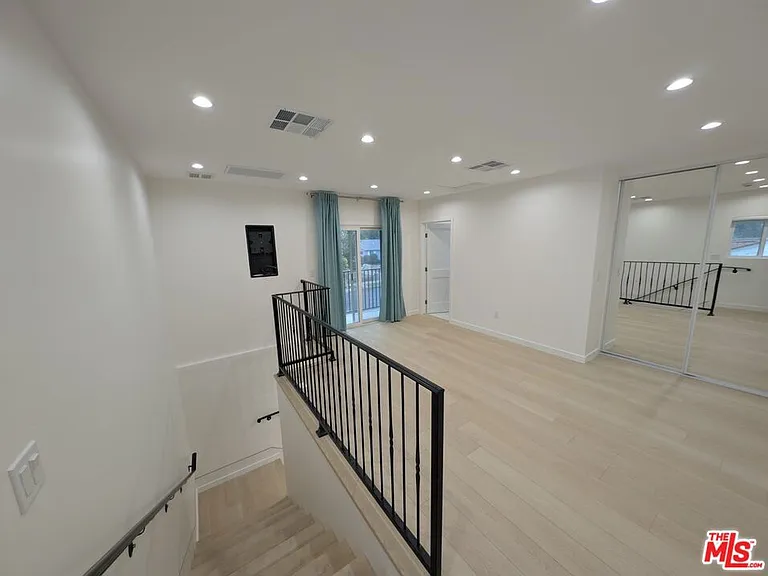 10623 Stanwin Ave — Photo 12