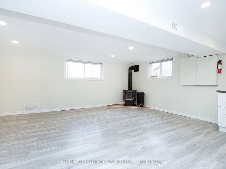 297 Admiral Rd — Photo 6