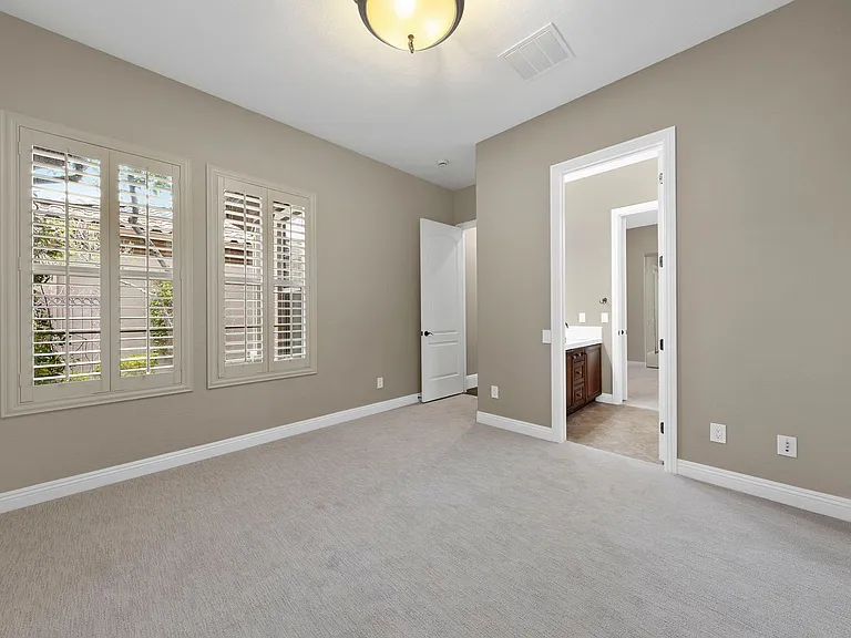 2776 Liberation Dr — Photo 9