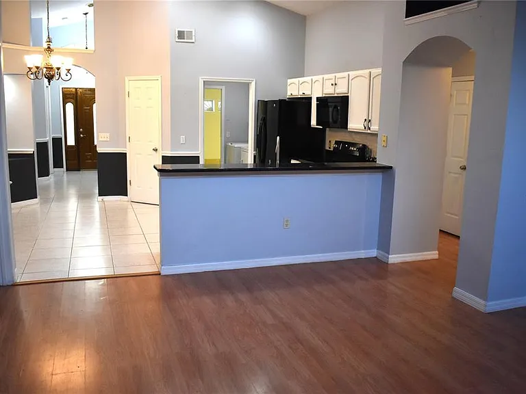 436 Lake Shore Pkwy — Photo 4