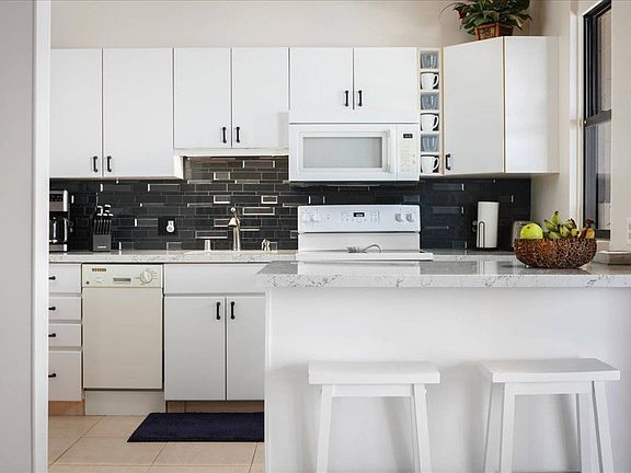 5th image of 75-6026 Alii Dr APT 6302