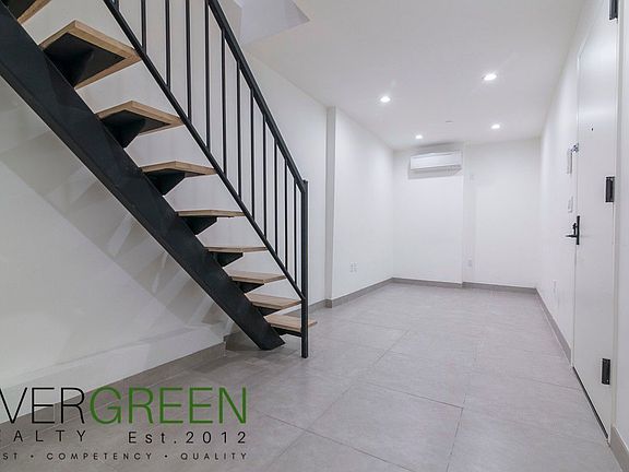 4th image of 830 Saint Johns Pl APT 1R