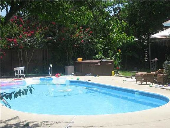 4th image of 101 Norwich Dr