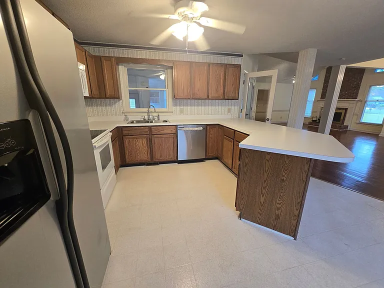 215 Mill Pond Rd — Photo 13